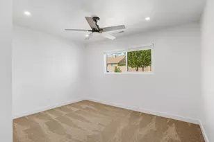 713 W Chaparral Dr, Washington, UT 84780 - Photo 11