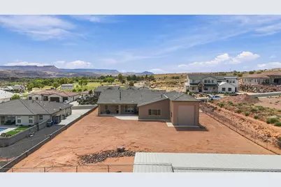 346 W Center St, Toquerville, UT 84774 - Photo 35