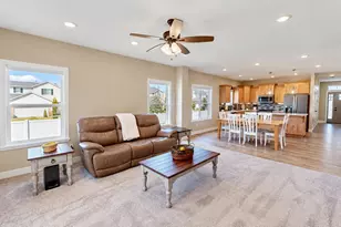 213 N Bristol Dr, Cedar City, UT 84720 - Photo 7