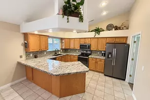 341 S Parkside Cir, Saint George, UT 84770 - Photo 3