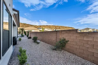 2310 E Arena Roja Dr, Washington, UT 84780 - Photo 7