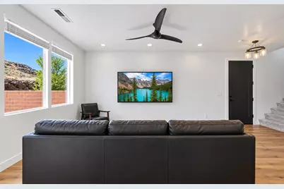 754 E Desert Cactus Dr, Washington, UT 84780 - Photo 9