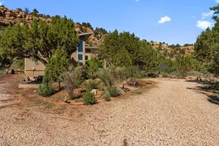 894 W Foothill Dr, Apple Valley, UT 84737 - Photo 3