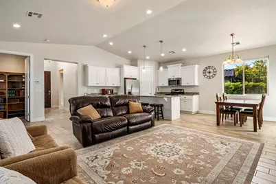 1017 N Blue Topaz Dr, Washington, UT 84780 - Photo 3