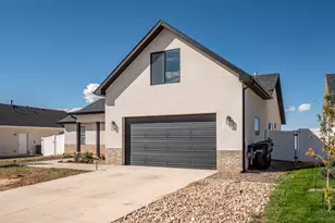 1137 N Yucca St, Cedar City, UT 84721 - Photo 5