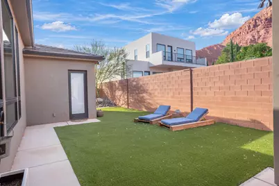 233 E 300 N, Ivins, UT 84738 - Photo 21