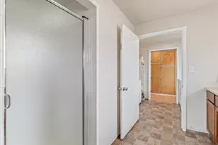 1649 W State St, Hurricane, UT 84737 - Photo 23