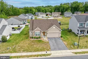 27 River Cliff Cir, Felton, DE 19943 - Photo 3