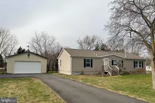 490 Walnut St, Felton, DE 19943 - Photo 1
