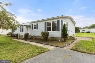 202 Persimmon Cir, Dover, DE 19901 - Photo 1