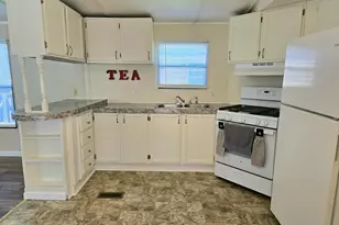 614 S Huckleberry Ave, Bear, DE 19701 - Photo 9