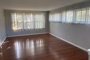 8 N Avon Dr, Claymont, DE 19703 - Photo 5