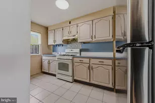 2111 N Locust St, Wilmington, DE 19802 - Photo 7