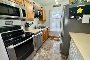 8 Honeysuckle Dr, Newark, DE 19702 - Photo 3