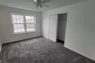 1402 Waters Edge Dr, Newark, DE 19702 - Photo 9