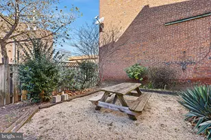 411 W 8th St, Wilmington, DE 19801 - Photo 17