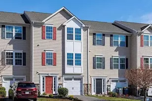 371 Latrobe Dr, Newark, DE 19702 - Photo 1