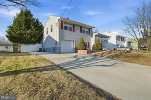 1431 Oak Hill Dr, Wilmington, DE 19805 - Photo 3