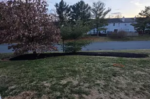 2809 Waters Edge Dr, Newark, DE 19702 - Photo 3