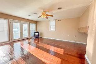 7 Hillside Rd, Claymont, DE 19703 - Photo 5