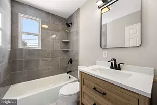 318 S Dupont Rd, Newport, DE 19804 - Photo 19