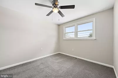 318 S Dupont Road, Newport, DE 19804 - Photo 17