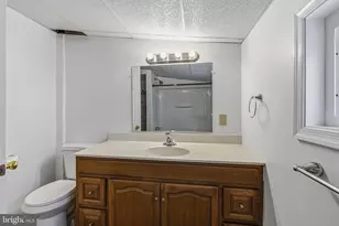 614 Clark St, New Castle, DE 19720 - Photo 25