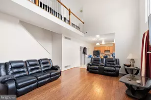 205 E Harvest Dr, New Castle, DE 19720 - Photo 5