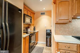 210 Glen Berne Dr, Wilmington, DE 19804 - Photo 13