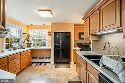 210 Glen Berne Drive, Wilmington, DE 19804 - Photo 9