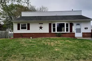 63 Holden Dr, New Castle, DE 19720 - Photo 1