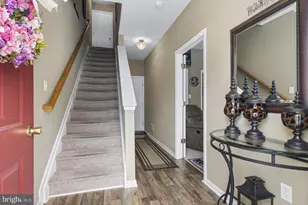 303 W 9th St, New Castle, DE 19720 - Photo 3