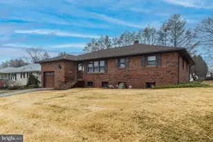 2422 W Parris Dr, Wilmington, DE 19808 - Photo 3