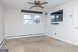 2817 E Oakland Dr, Wilmington, DE 19808 - Photo 13