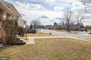 2817 E Oakland Dr, Wilmington, DE 19808 - Photo 5