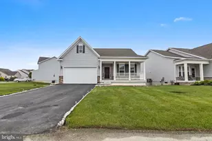 219 N Heron Circle, New Castle, DE 19720 - Photo 3