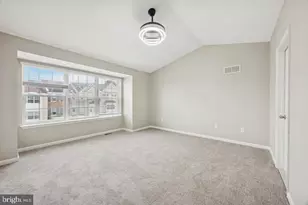 640 Jacobsen Cir, Newark, DE 19702 - Photo 9