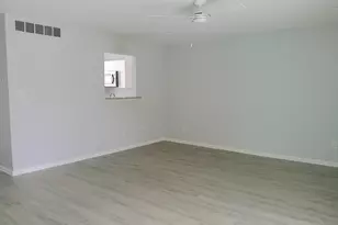 5121 W Woodmill Dr, Wilmington, DE 19808 - Photo 9