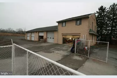 327 Airport Road, New Castle, DE 19720 - Photo 15