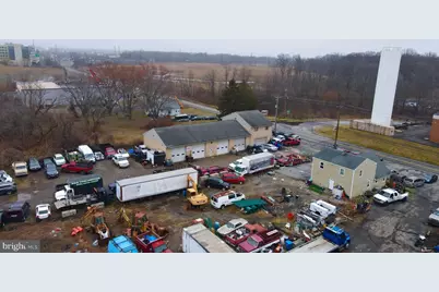 327 Airport Road, New Castle, DE 19720 - Photo 3