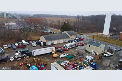 327 Airport Road, New Castle, DE 19720 - Photo 5