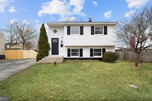 12 Dunsinane Dr, New Castle, DE 19720 - Photo 1