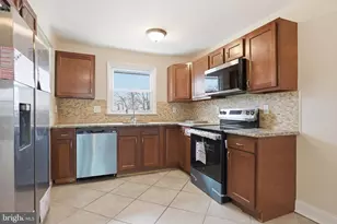 11 Oakmont Dr, New Castle, DE 19720 - Photo 3