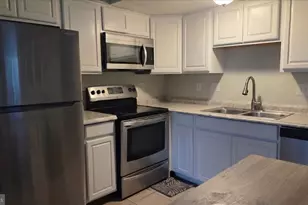 7 Brian Ct, New Castle, DE 19720 - Photo 9