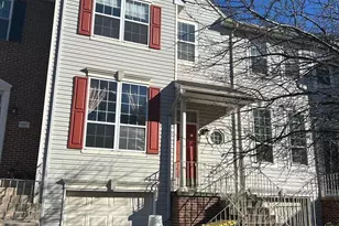 892 N Waterford Ln, Wilmington, DE 19808 - Photo 1