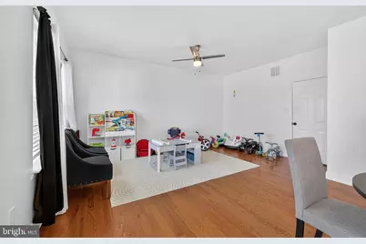 815 E Hazeldell Avenue, New Castle, DE 19720 - Photo 17