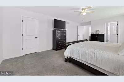 815 E Hazeldell Avenue, New Castle, DE 19720 - Photo 25