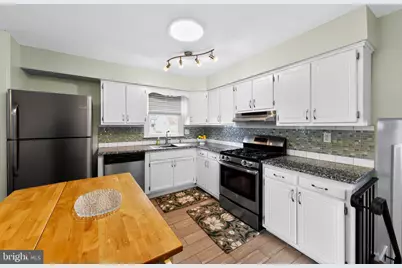 28 Donwood Drive, New Castle, DE 19720 - Photo 7