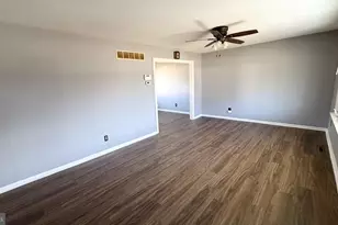 871 Broadfield Dr, Newark, DE 19713 - Photo 3