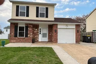 8 Honeysuckle Dr, Newark, DE 19702 - Photo 1